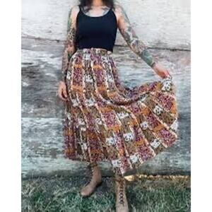 vintage Bonjour International tiered maxi skirt